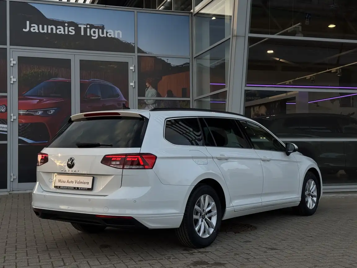 VOLKSWAGEN PASSAT