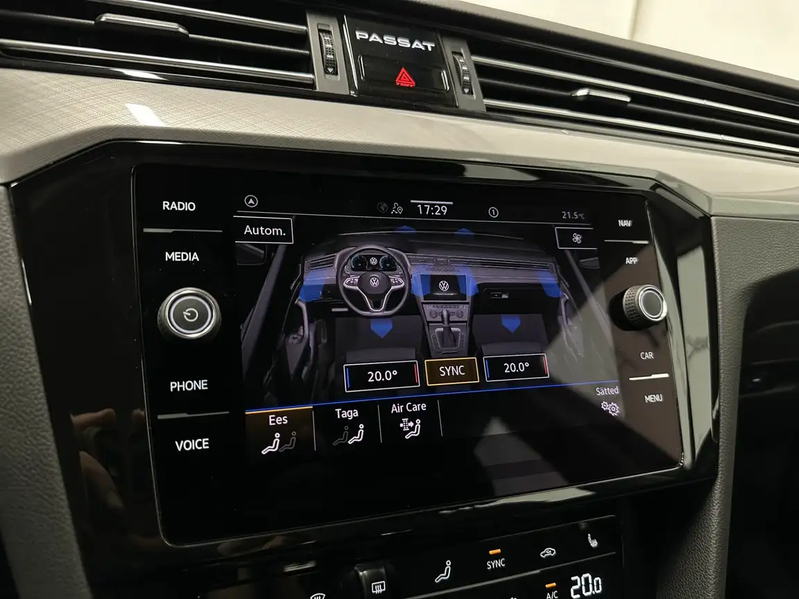 VOLKSWAGEN PASSAT