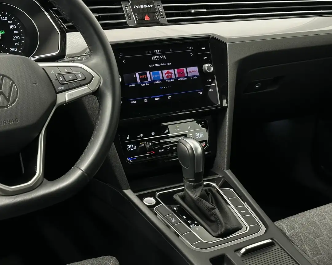 VOLKSWAGEN PASSAT