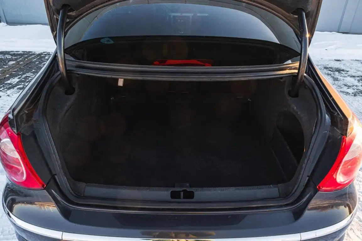 VOLKSWAGEN PASSAT CC