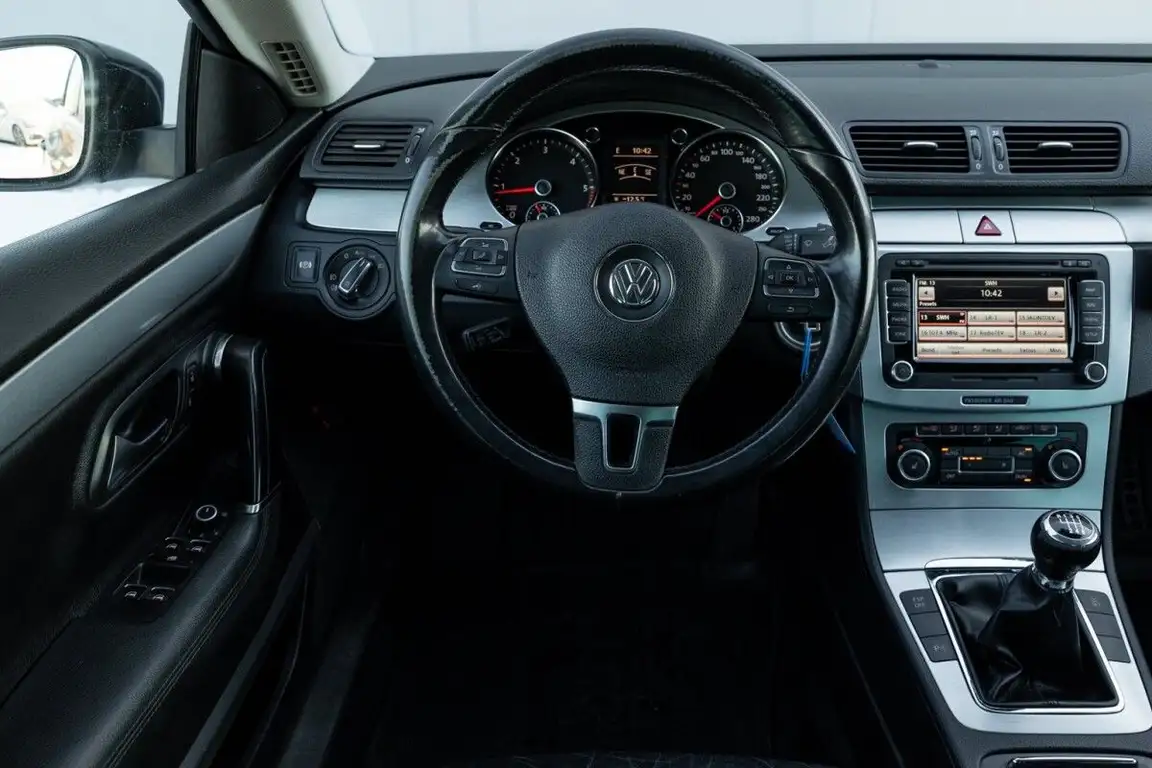 VOLKSWAGEN PASSAT CC