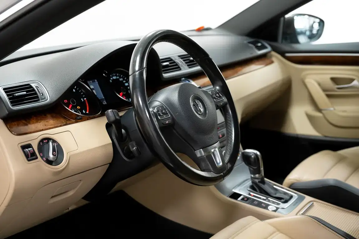 VOLKSWAGEN PASSAT CC