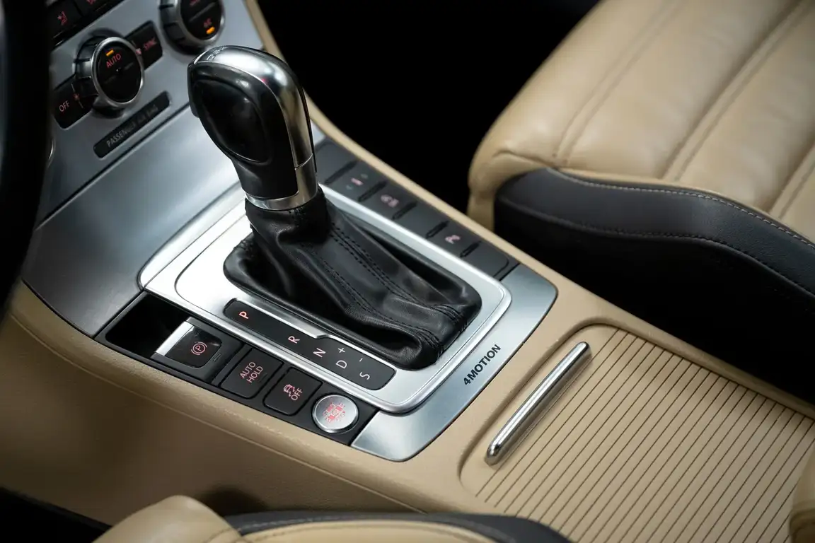 VOLKSWAGEN PASSAT CC