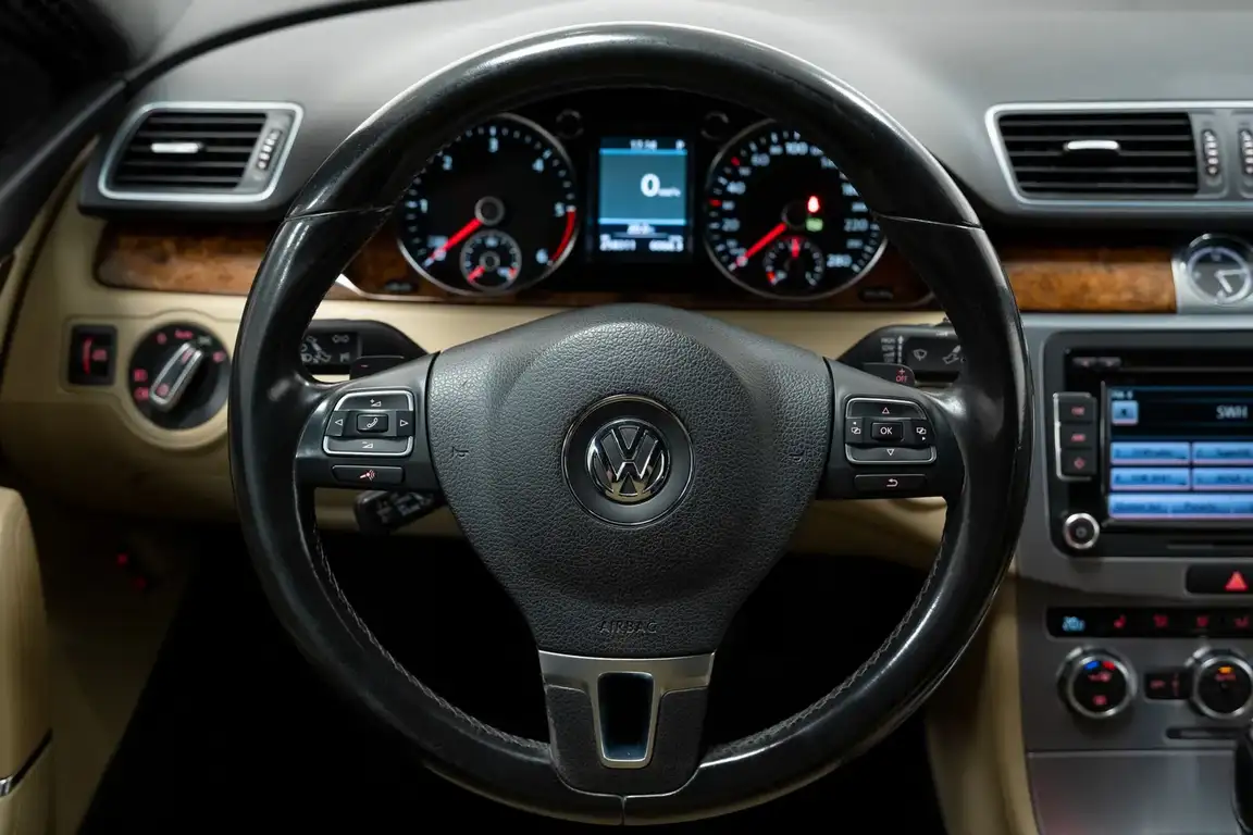 VOLKSWAGEN PASSAT CC