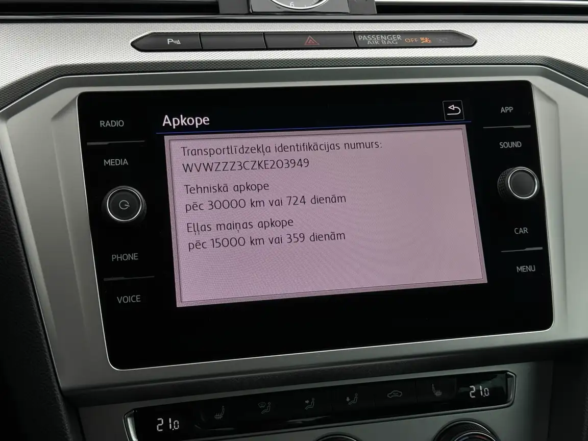 VOLKSWAGEN PASSAT