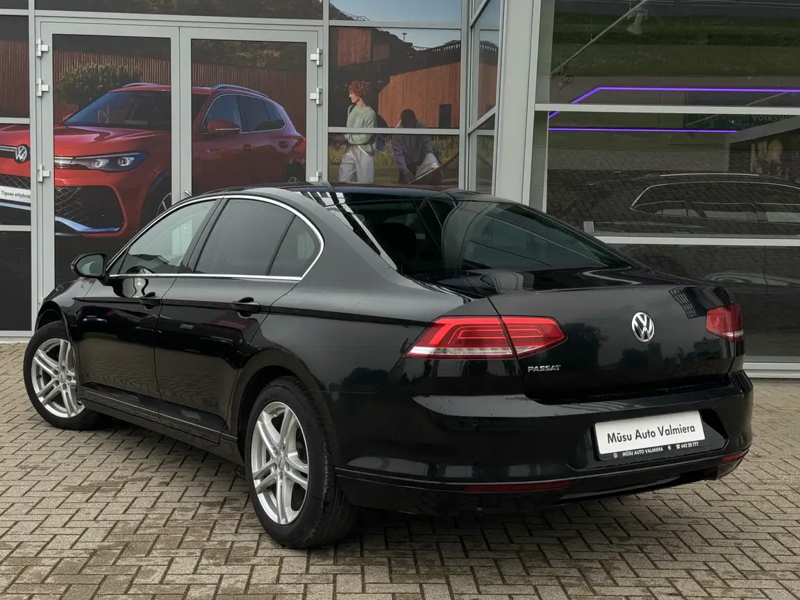 VOLKSWAGEN PASSAT