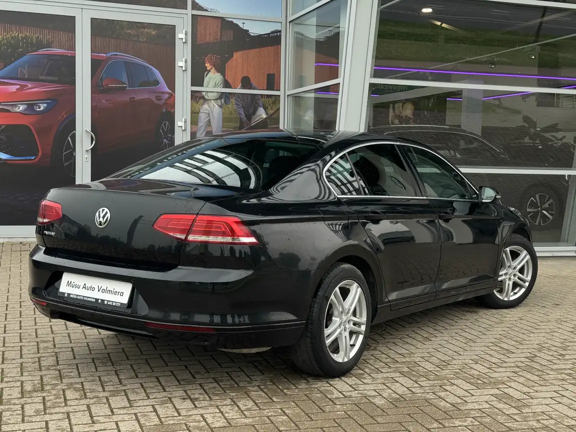 VOLKSWAGEN PASSAT
