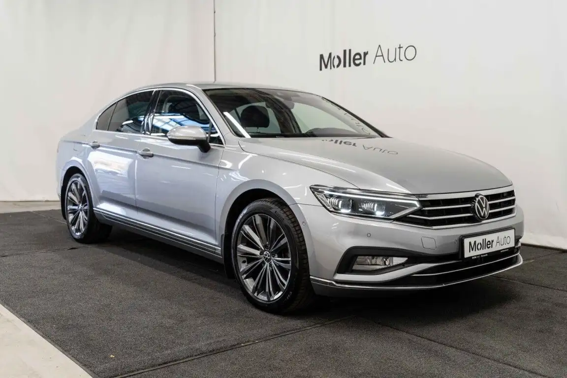 VOLKSWAGEN PASSAT