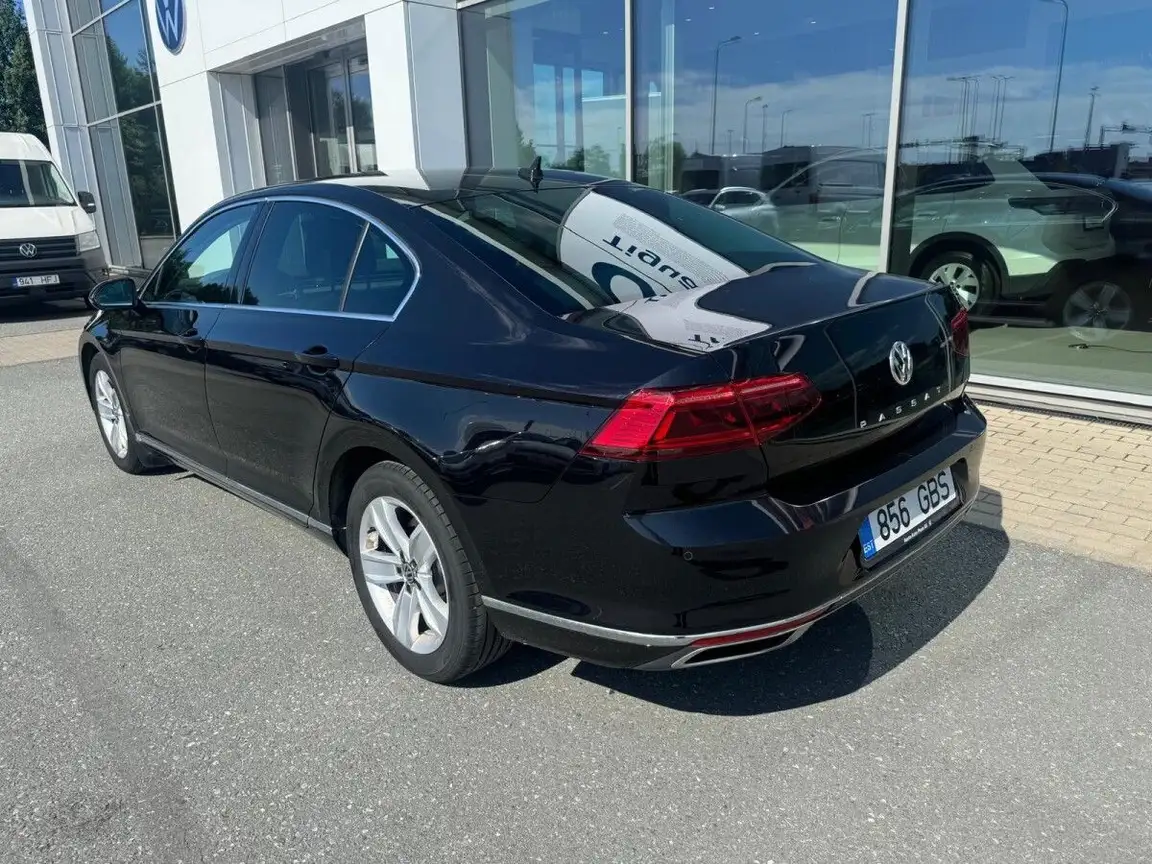 VOLKSWAGEN PASSAT