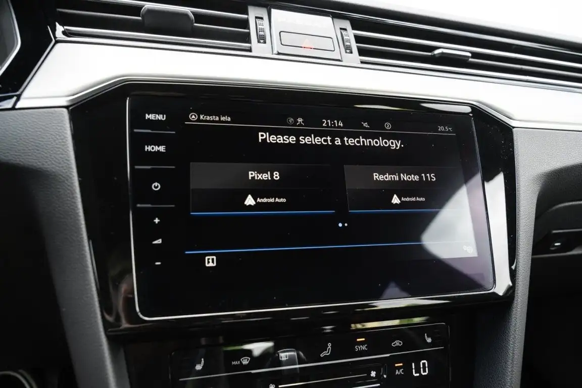 VOLKSWAGEN PASSAT