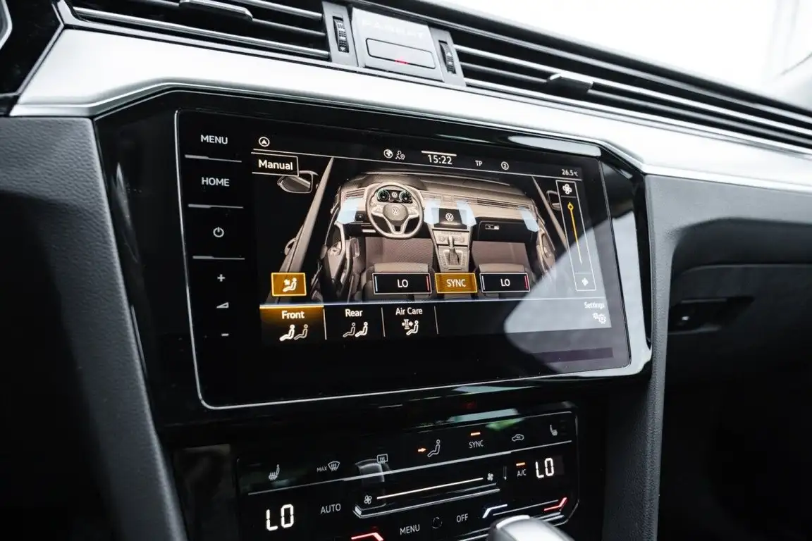 VOLKSWAGEN PASSAT