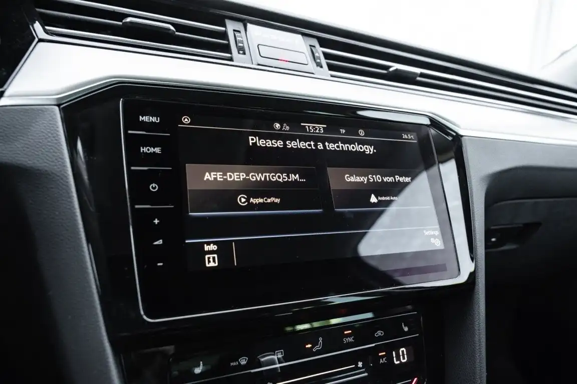 VOLKSWAGEN PASSAT