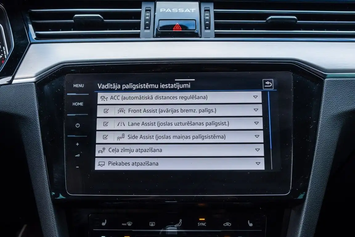 VOLKSWAGEN PASSAT