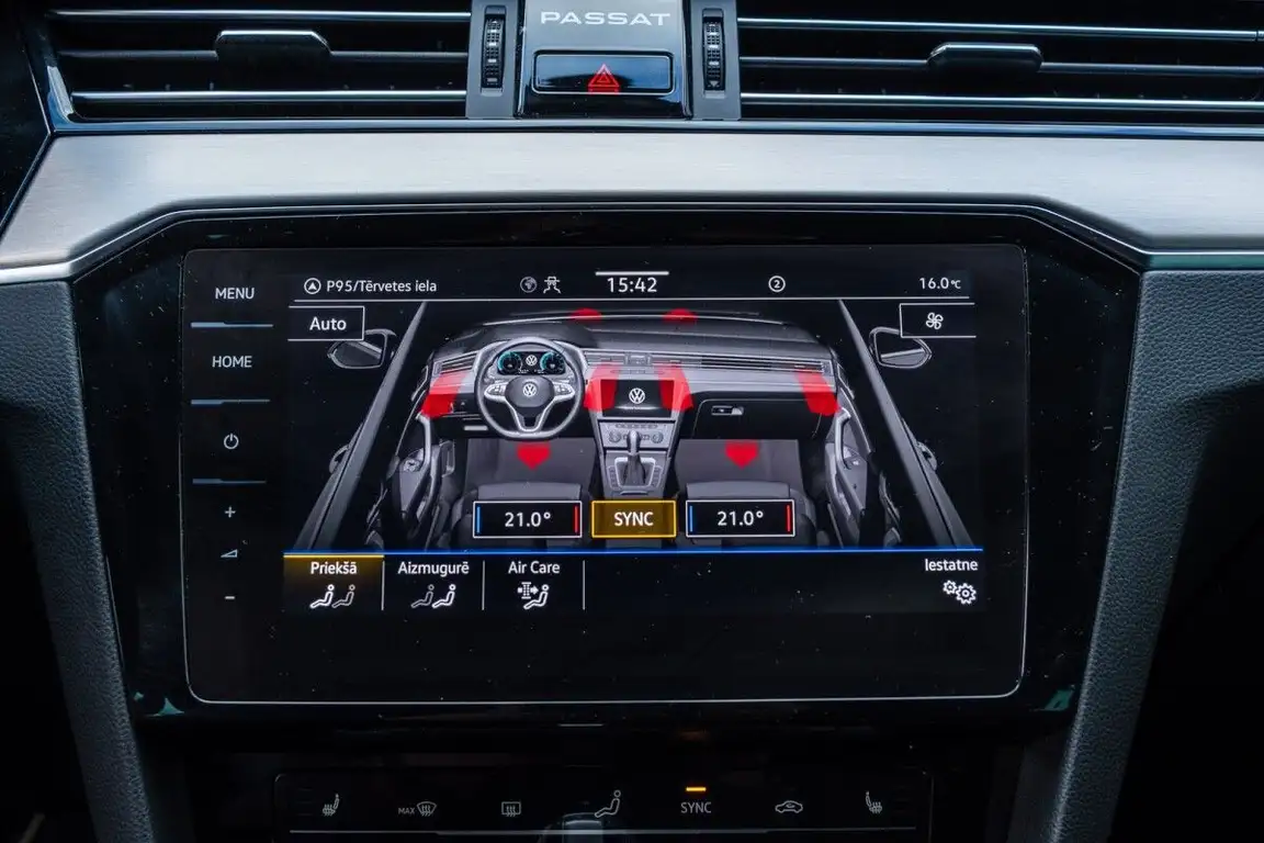 VOLKSWAGEN PASSAT