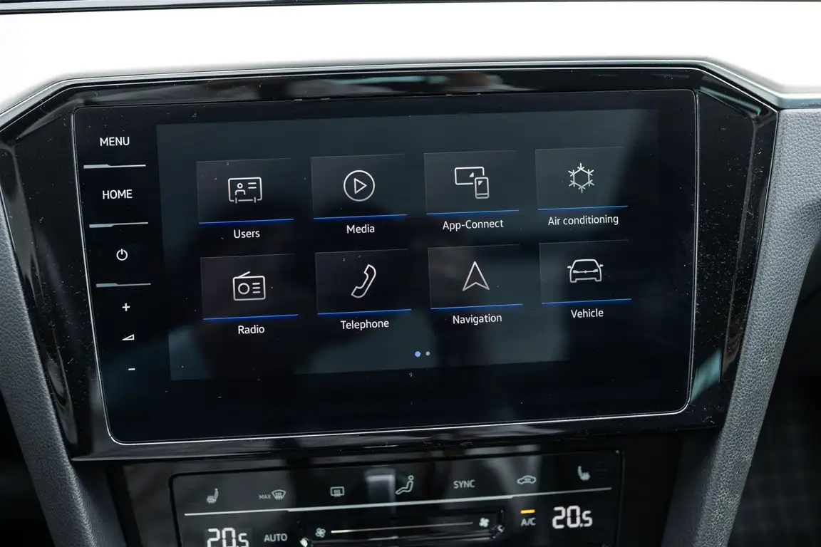 VOLKSWAGEN PASSAT