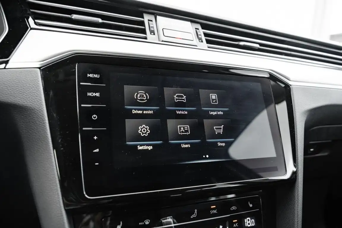 VOLKSWAGEN PASSAT