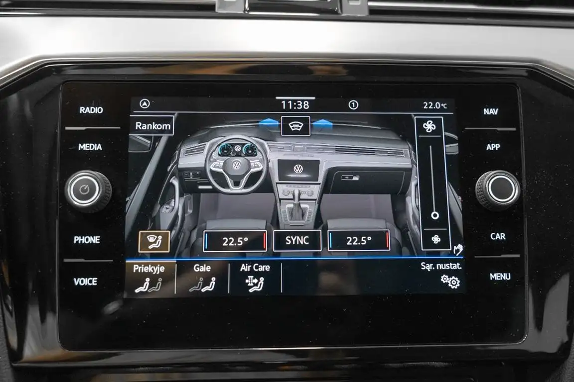 VOLKSWAGEN PASSAT