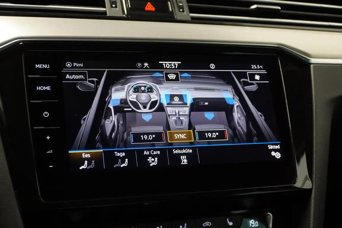 VOLKSWAGEN PASSAT