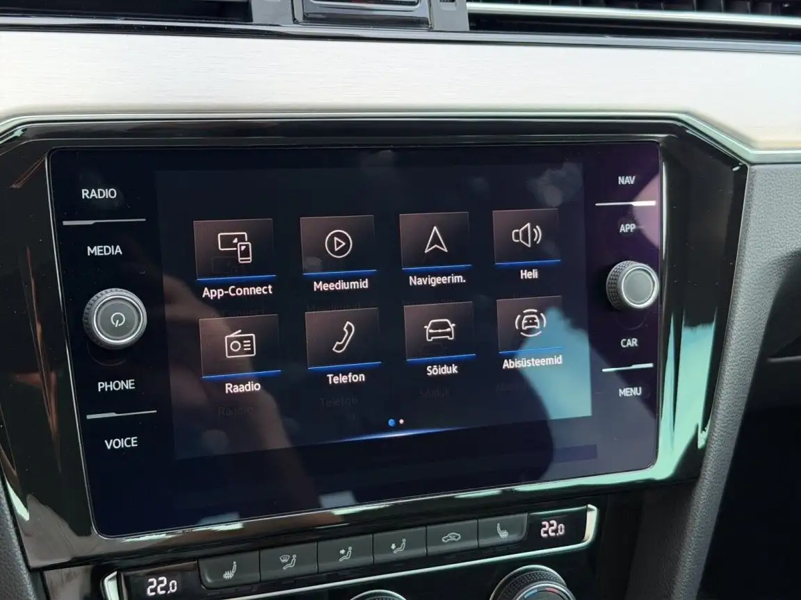 VOLKSWAGEN PASSAT