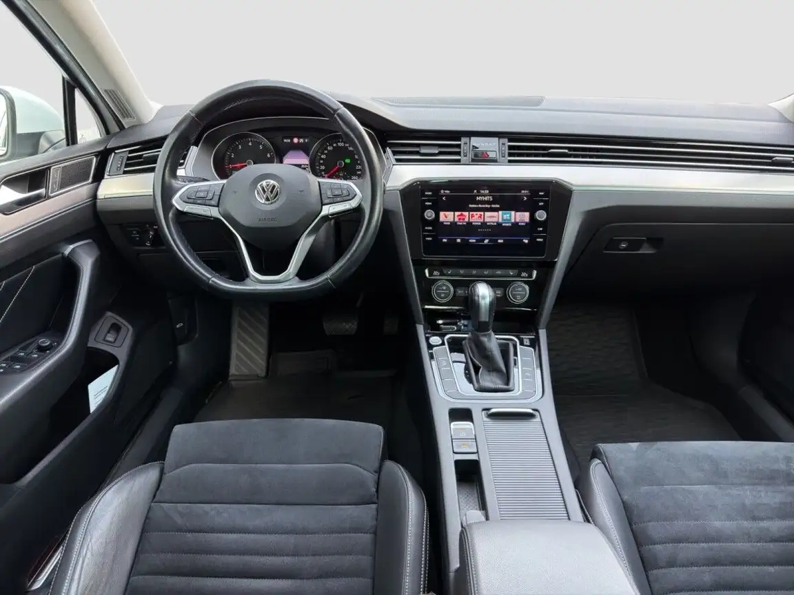 VOLKSWAGEN PASSAT