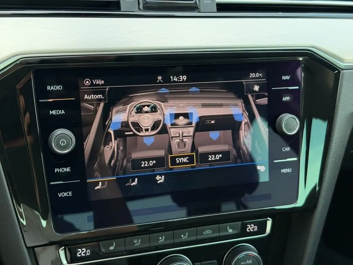 VOLKSWAGEN PASSAT