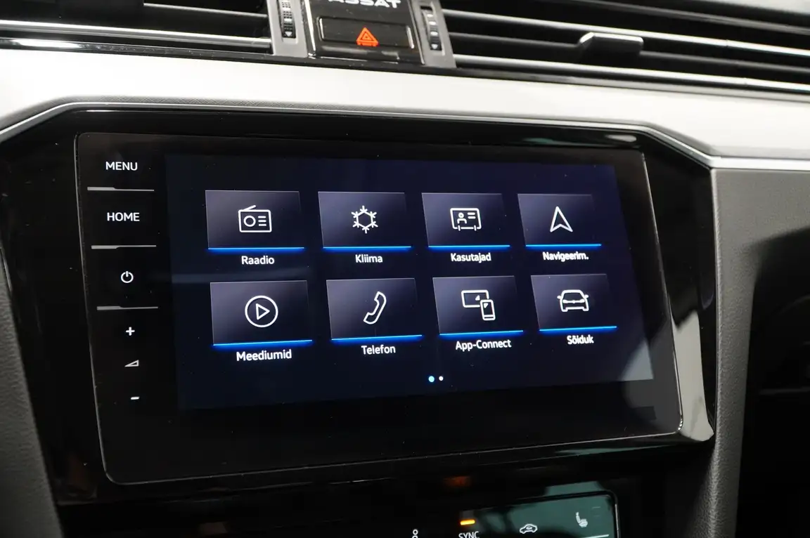 VOLKSWAGEN PASSAT
