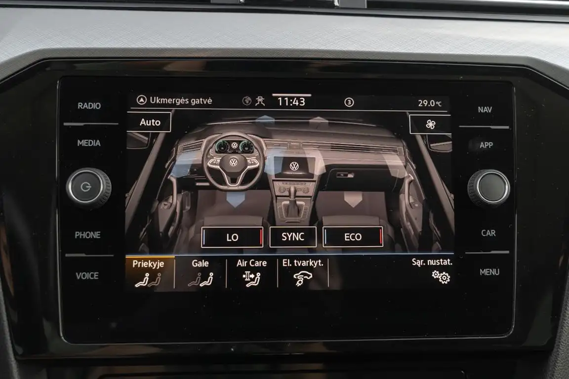 VOLKSWAGEN PASSAT