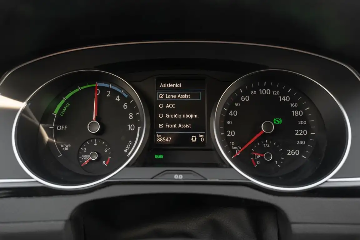 VOLKSWAGEN PASSAT