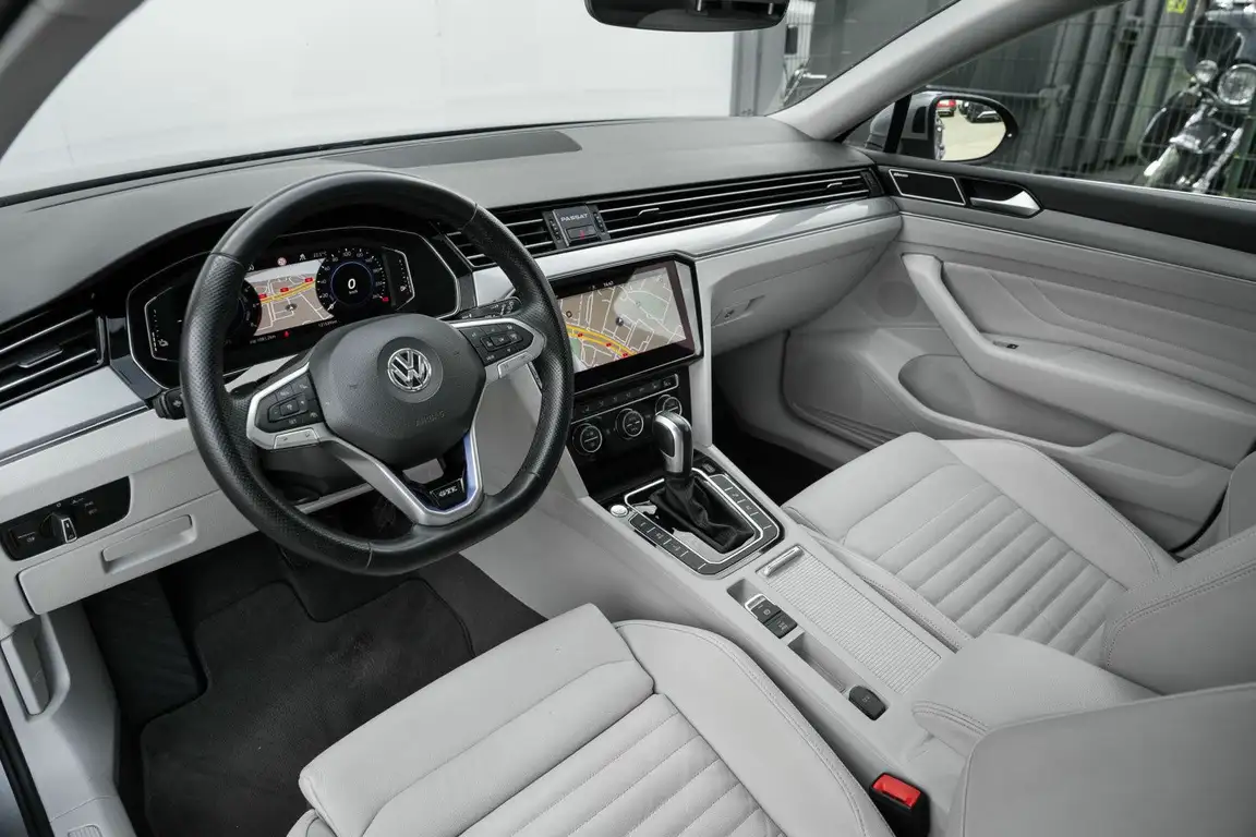 VOLKSWAGEN PASSAT GTE