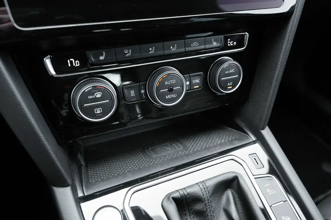 VOLKSWAGEN PASSAT GTE