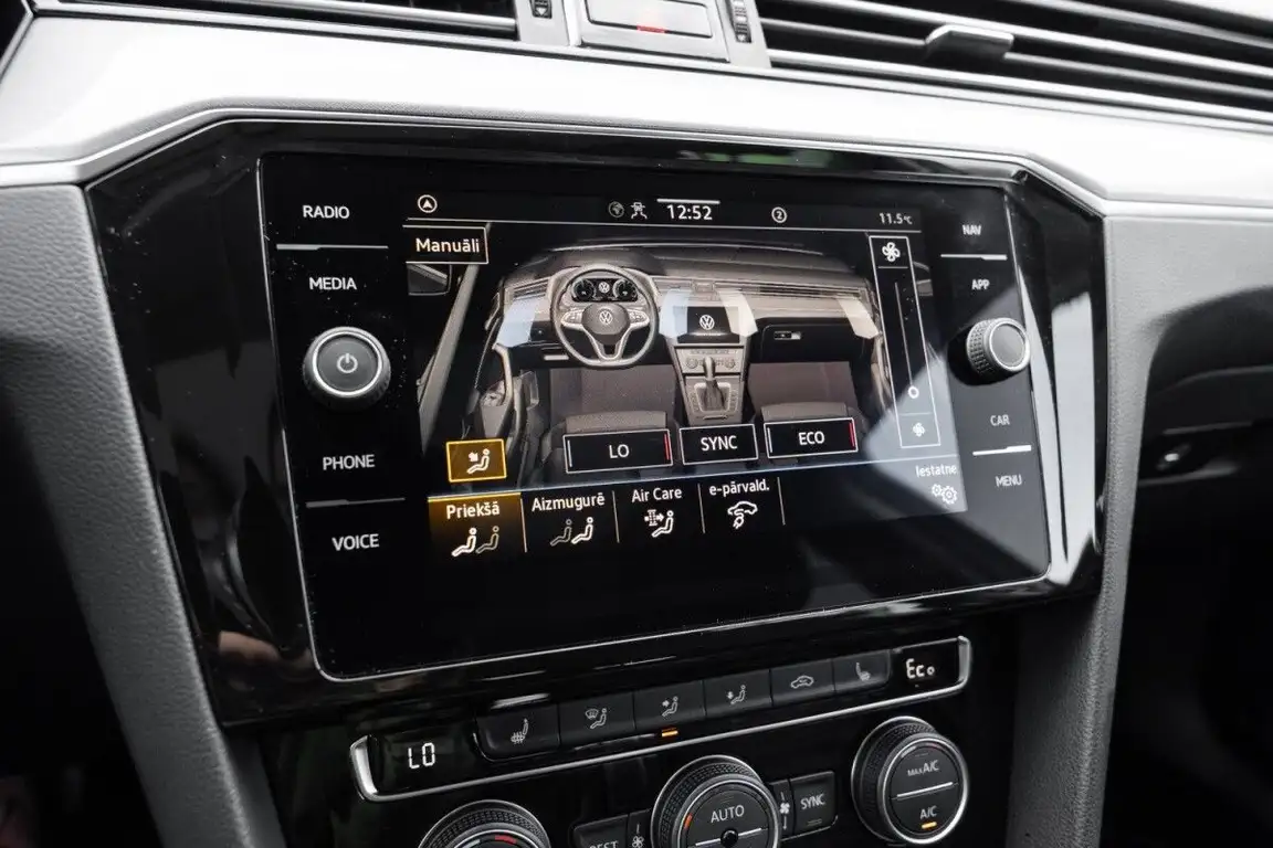 VOLKSWAGEN PASSAT