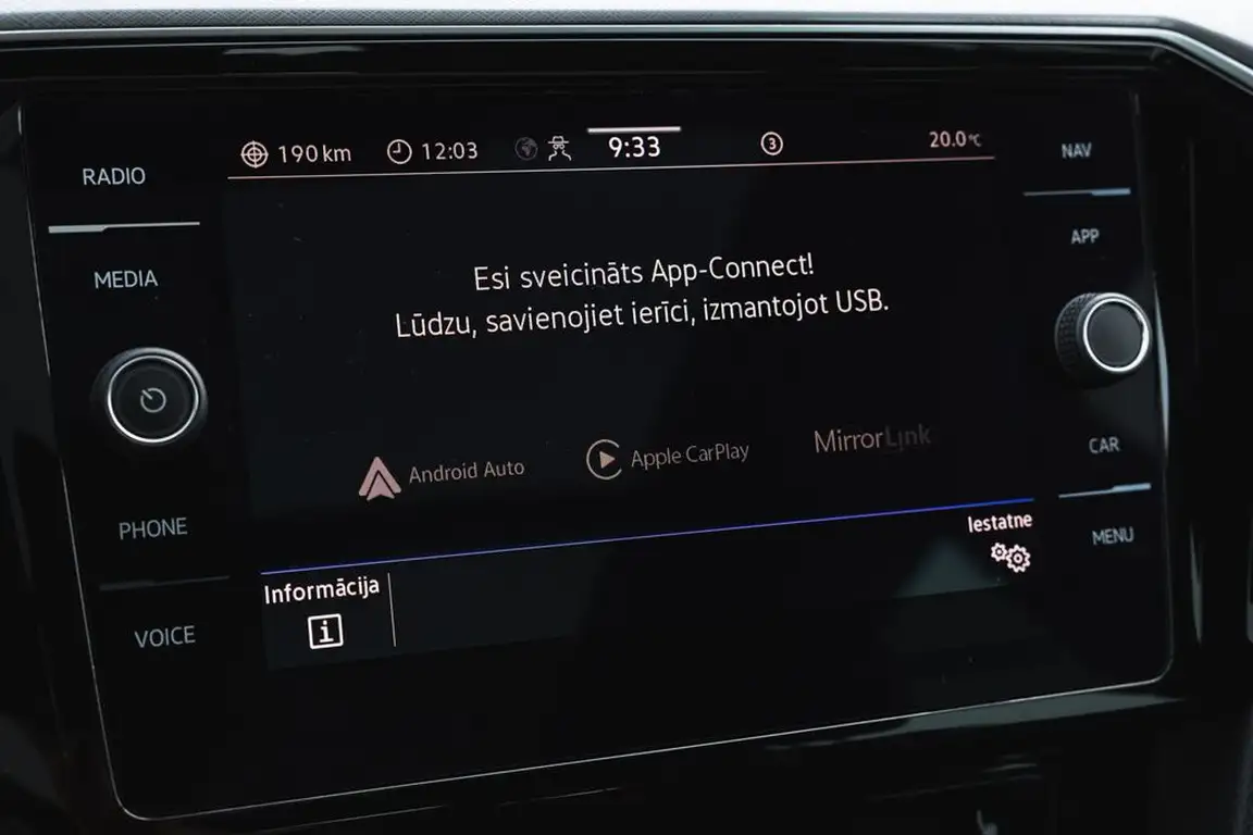 VOLKSWAGEN PASSAT