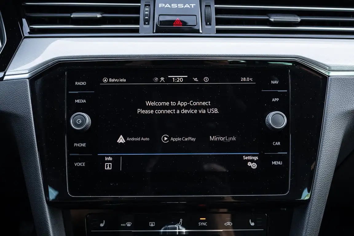 VOLKSWAGEN PASSAT