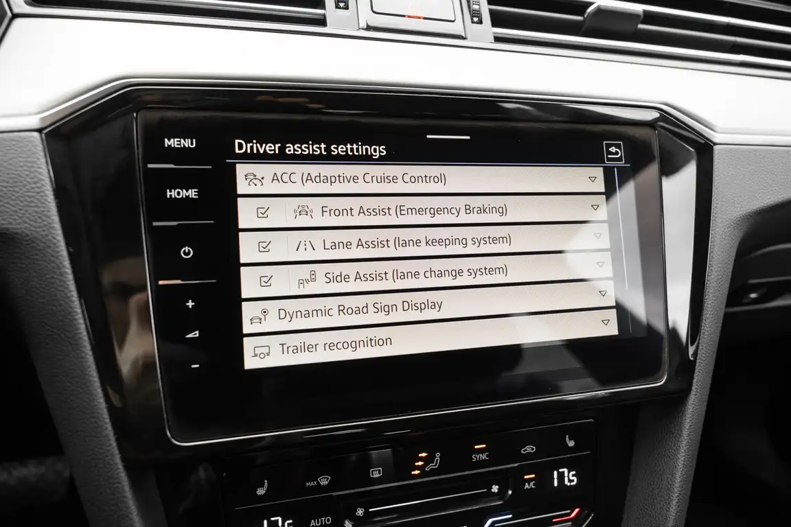 VOLKSWAGEN PASSAT