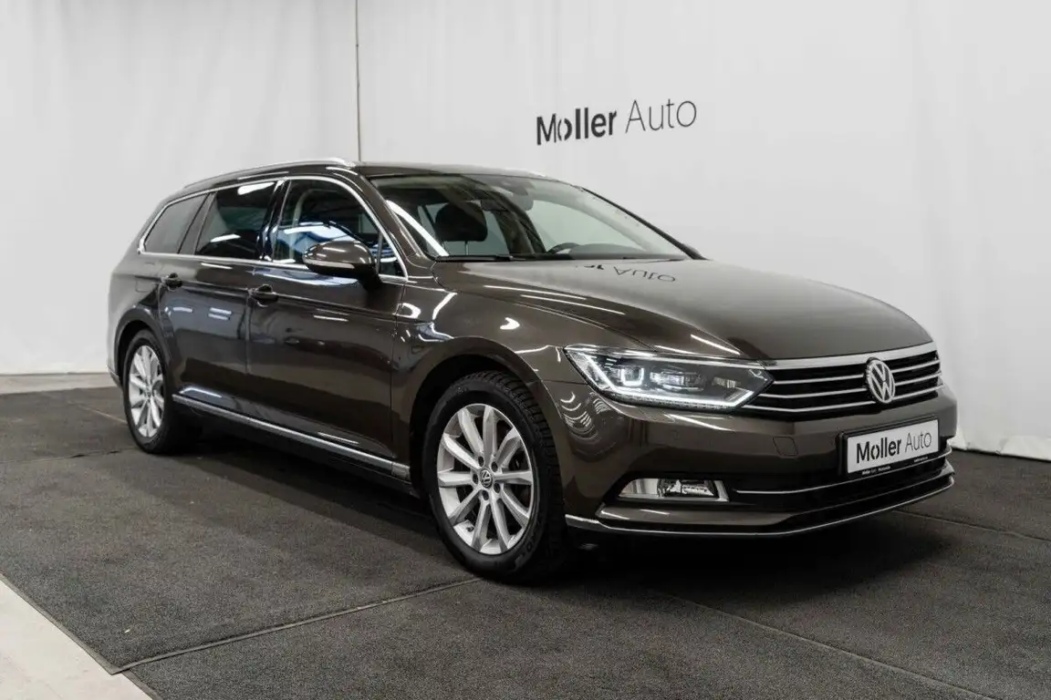 VOLKSWAGEN PASSAT