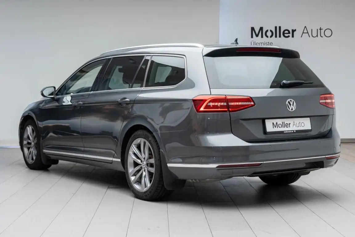 VOLKSWAGEN PASSAT