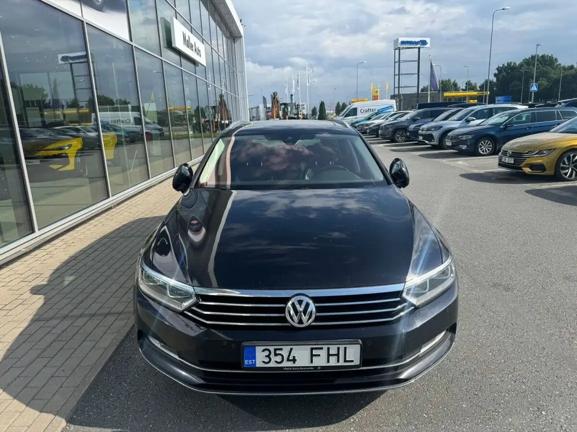 VOLKSWAGEN PASSAT