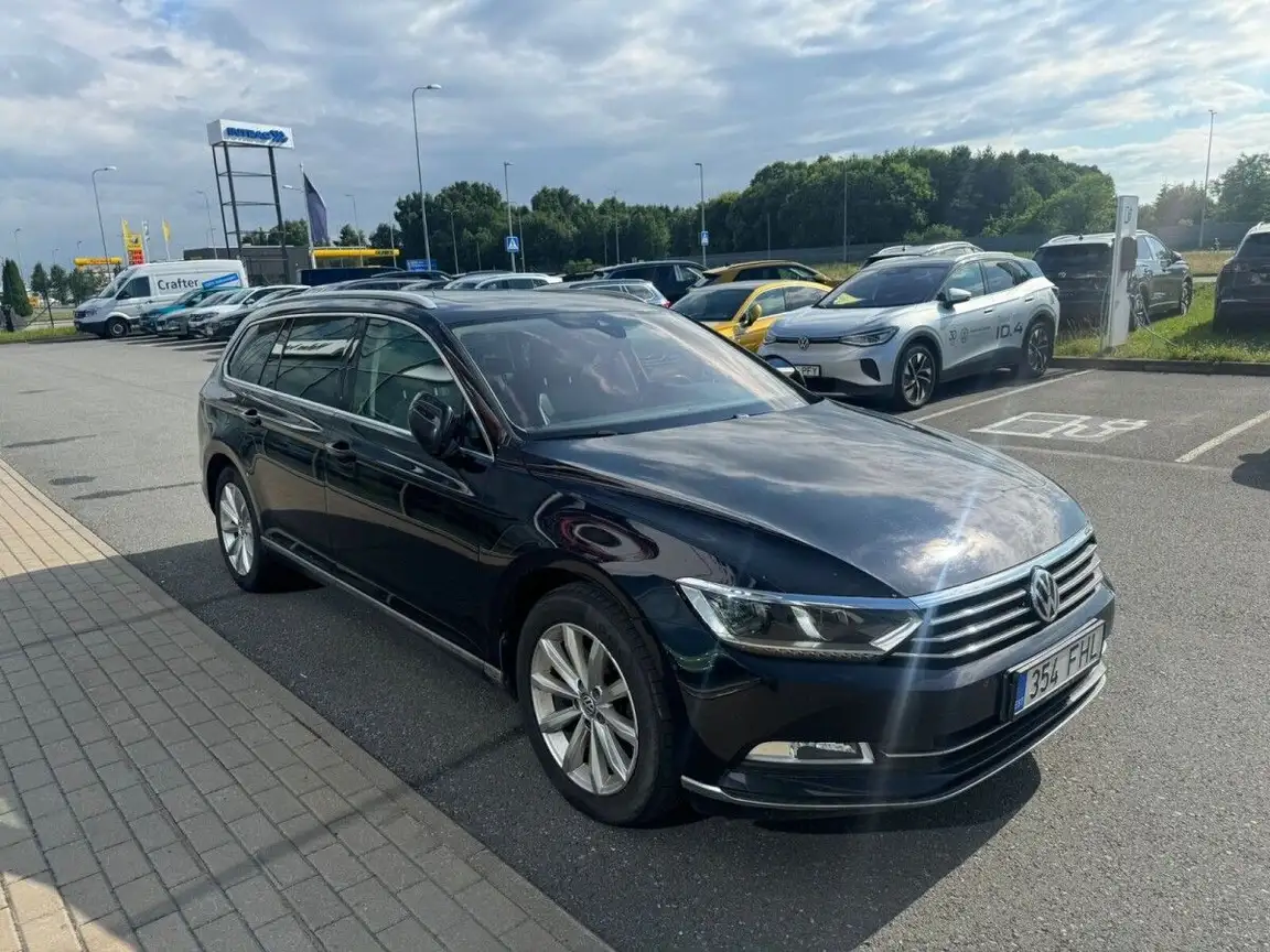VOLKSWAGEN PASSAT