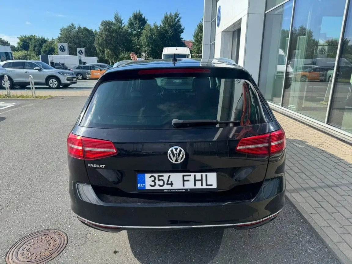 VOLKSWAGEN PASSAT