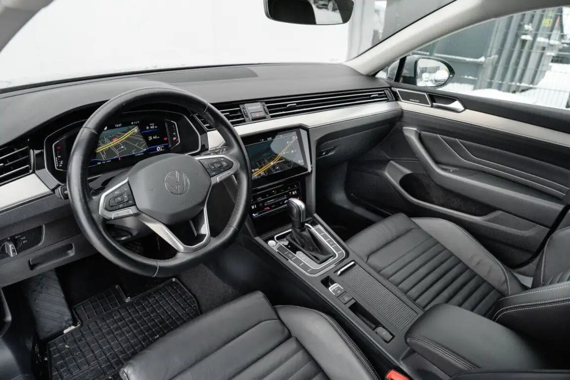 VOLKSWAGEN PASSAT