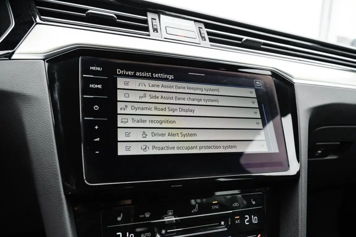 VOLKSWAGEN PASSAT