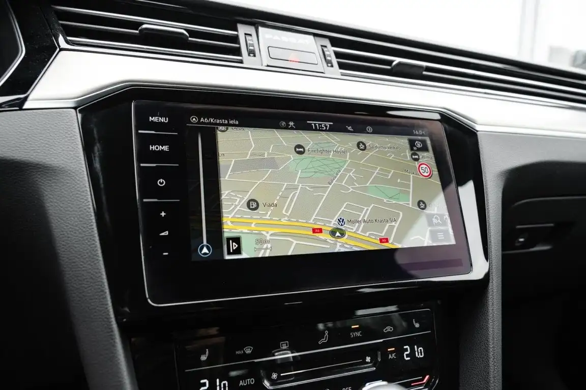 VOLKSWAGEN PASSAT
