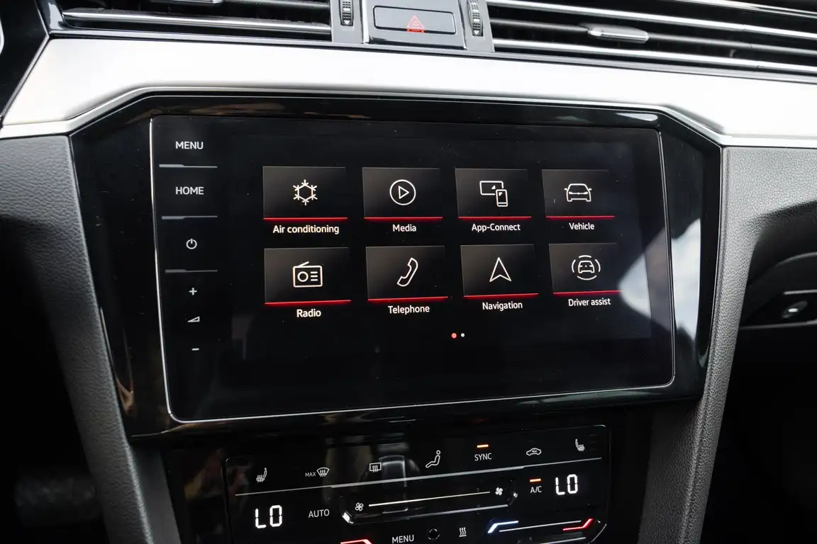 VOLKSWAGEN PASSAT
