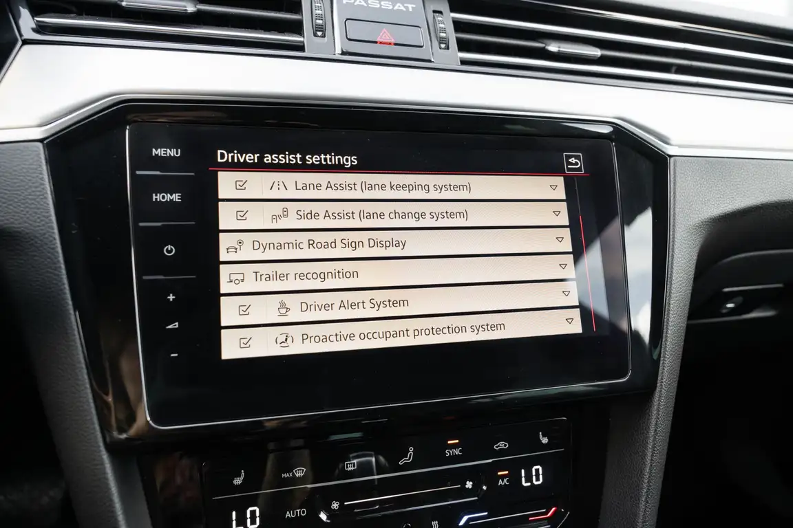 VOLKSWAGEN PASSAT