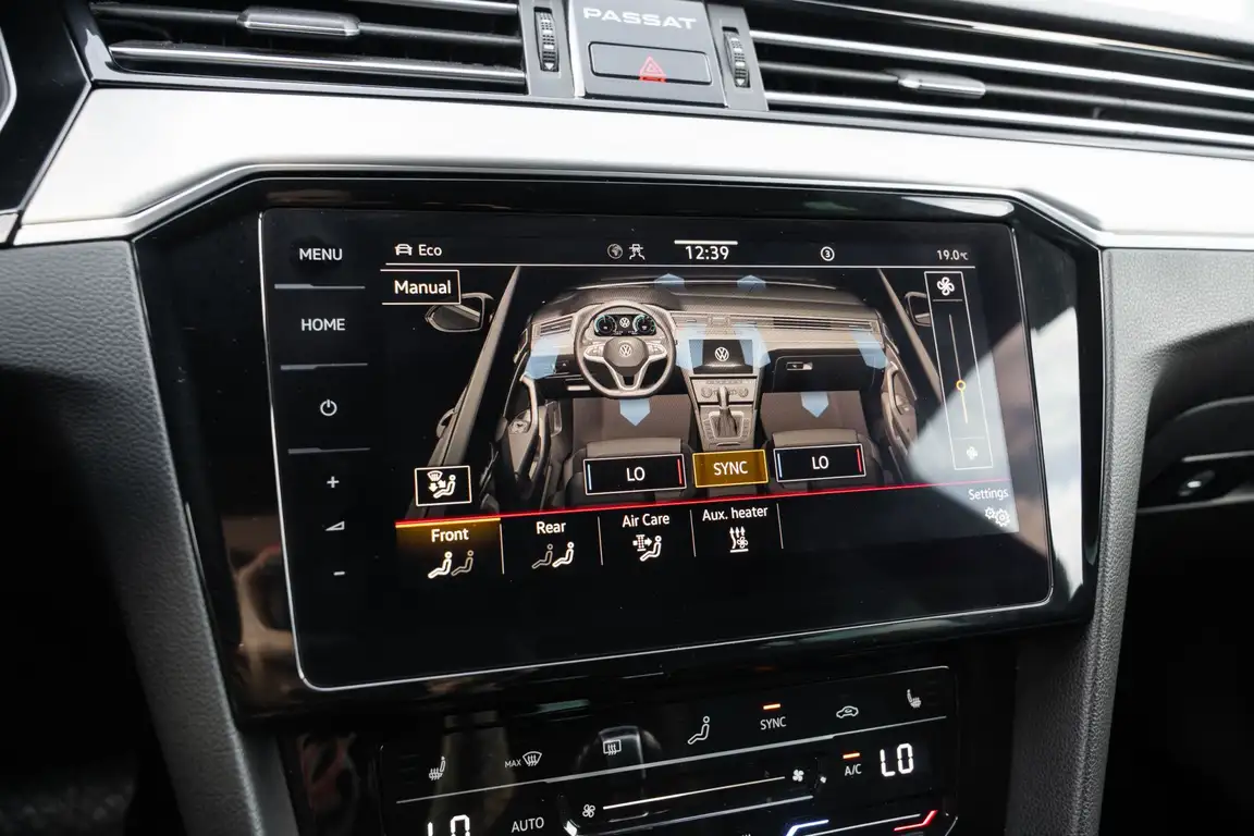 VOLKSWAGEN PASSAT