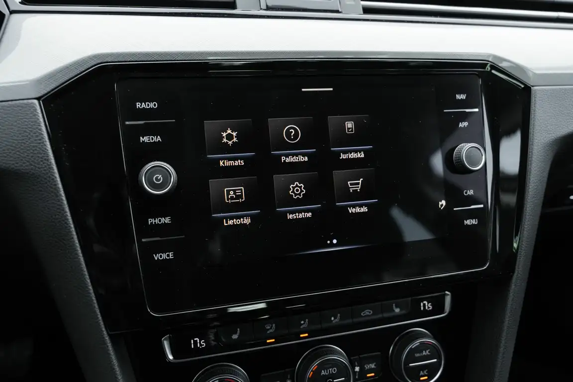 VOLKSWAGEN PASSAT
