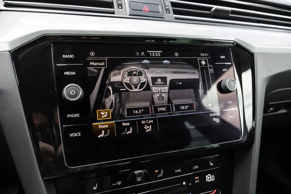 VOLKSWAGEN PASSAT