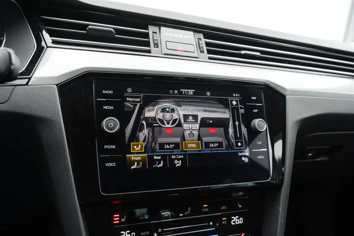 VOLKSWAGEN PASSAT