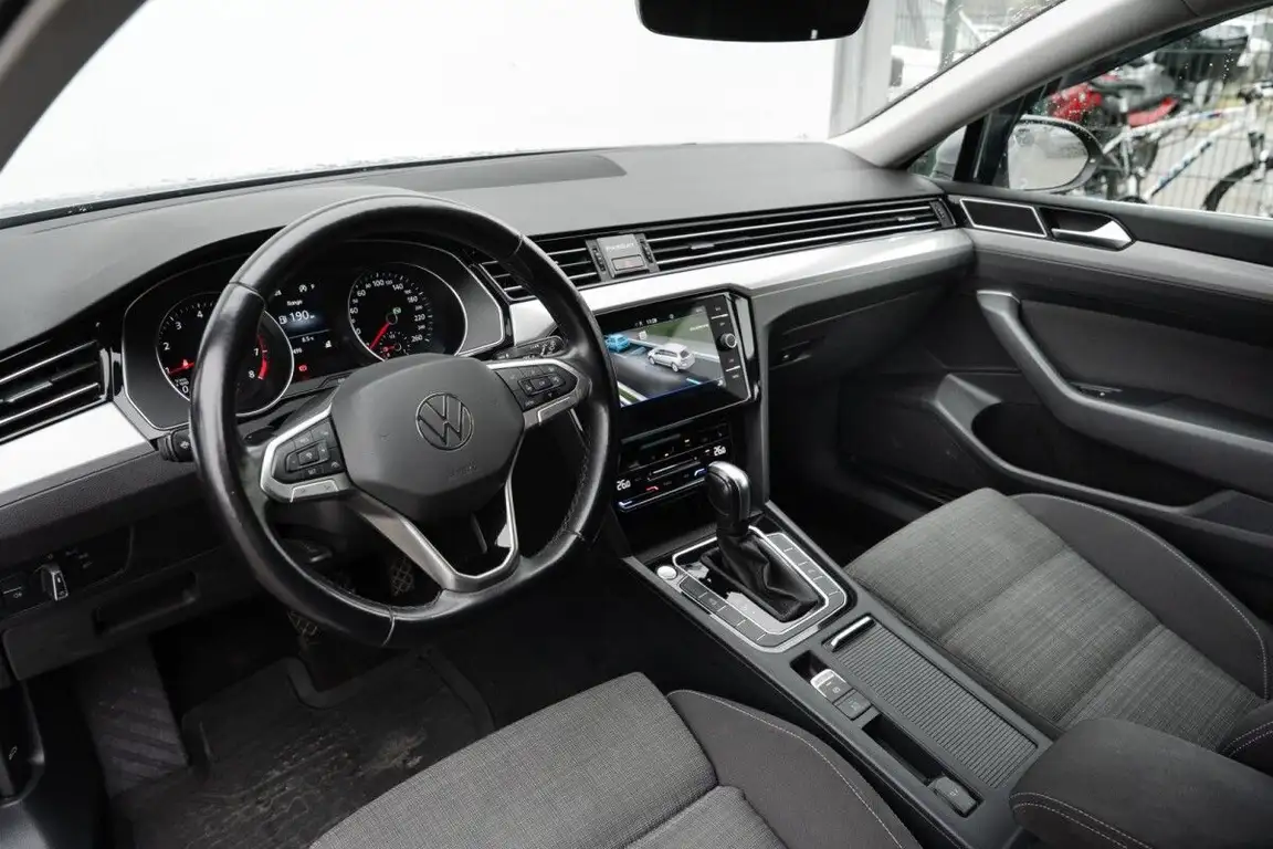 VOLKSWAGEN PASSAT