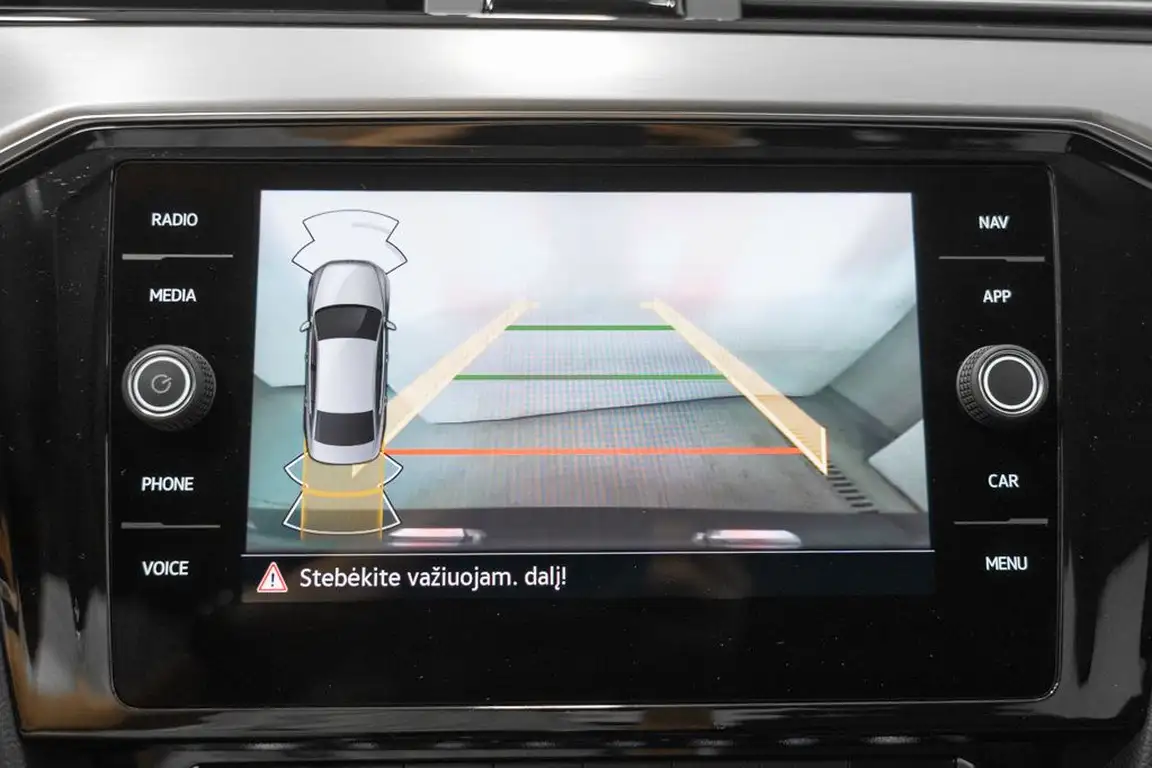 VOLKSWAGEN PASSAT